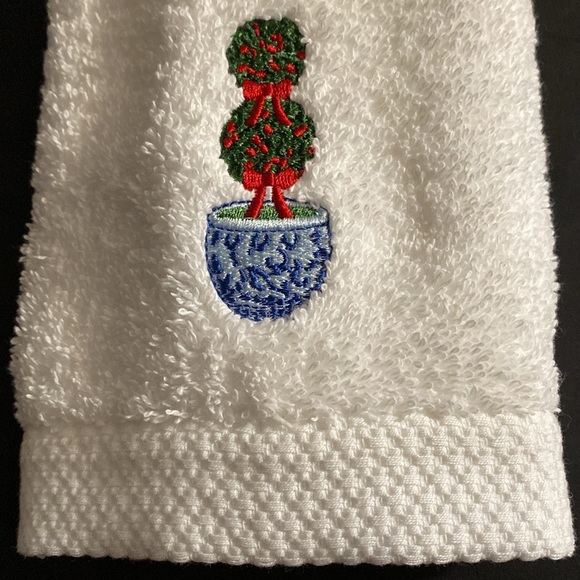 Southern Living PORTUGAL L-TOP-TIP TOPIARY FINGER
TIP 12” x 18”, 100% COTTON NWT - Picture 3 of 6